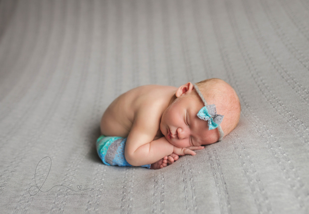 taco pose | Seattle newborn photographer