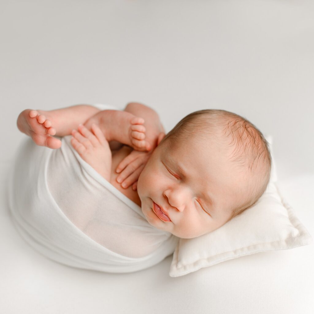 best Seattle newborn photography, newborn portrait studio Tacoma, Renton WA newborn photographer