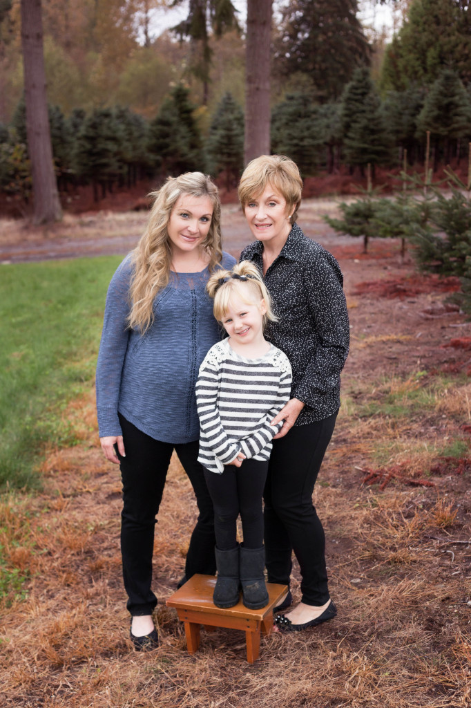 outdoor session Seattle newborn baby maternity photographer