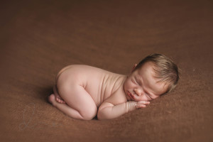 Tushy Pose | Maple Valley Covington Newborn Photographer