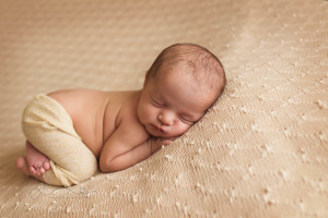 tushy pose | Issaquah-Hobart Newborn Baby Photographer | Maple Valley Newborn Photographer | Seattle Newborn Photographer-Seattle newborn photographer