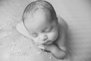 BW head on hands | Issaquah-Hobart Newborn Baby Photographer | Maple Valley Newborn Photographer | Seattle Newborn Photographer-Seattle newborn photographer