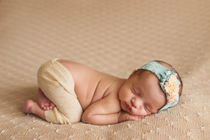 tushy pose | Issaquah-Hobart Newborn Baby Photographer | Maple Valley Newborn Photographer | Seattle Newborn Photographer-Seattle newborn photographer