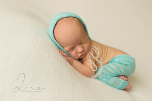 Tushy pose | Issaquah-Hobart newborn baby photographer | Seattle newborn baby photographer