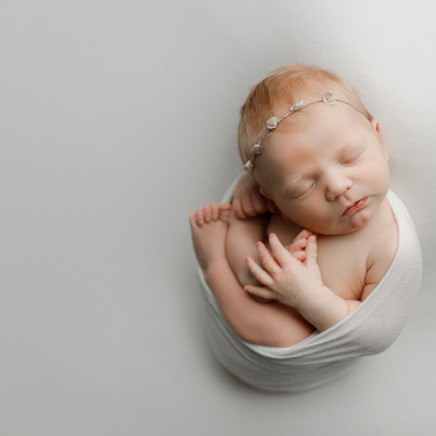 best Seattle newborn photography, newborn portrait studio Tacoma, Renton WA newborn photographer