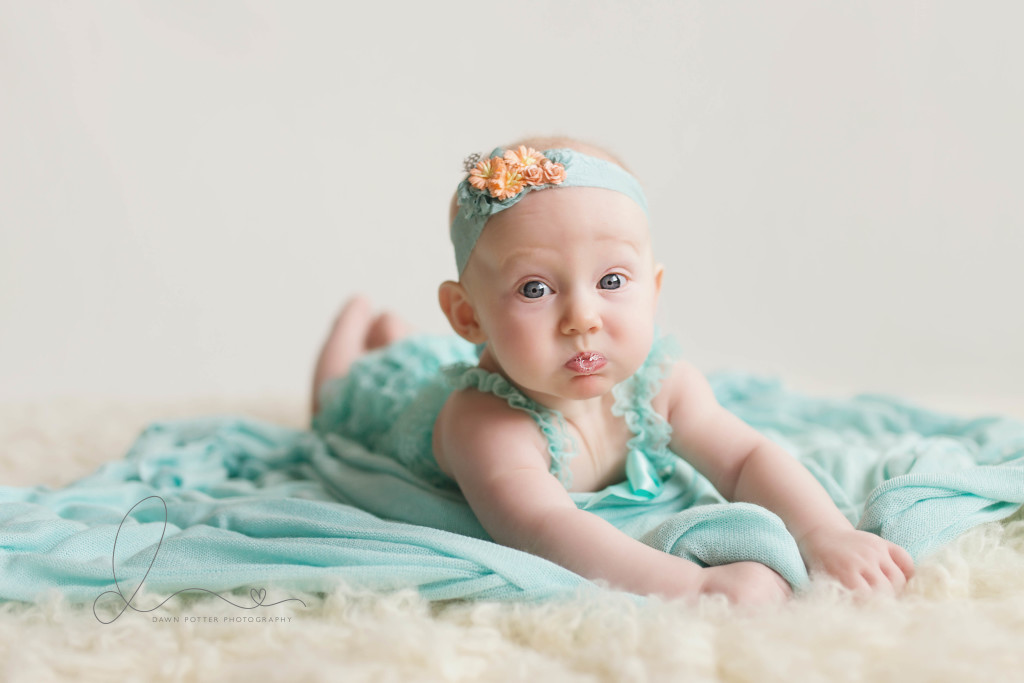 baby girl | 4 months milestone session | maple valley - Seattle baby photographer