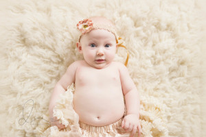 baby girl | 4 months milestone session | maple valley - Seattle baby photographer