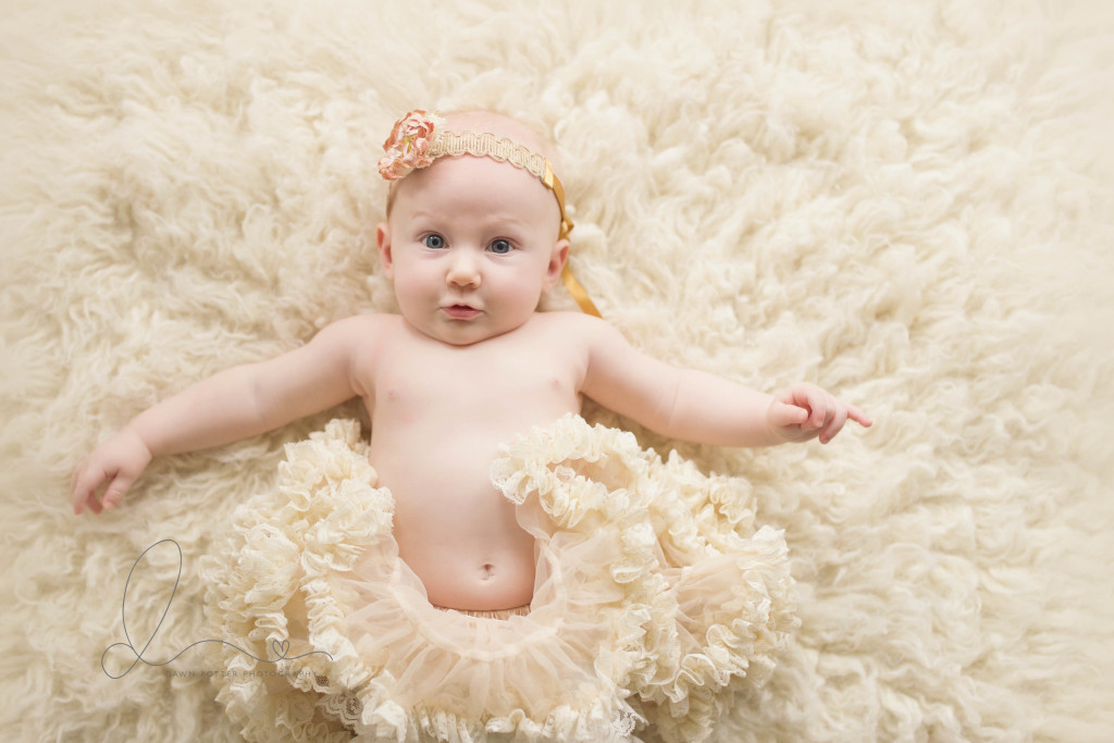 baby girl | 4 months milestone session | maple valley - Seattle baby photographer