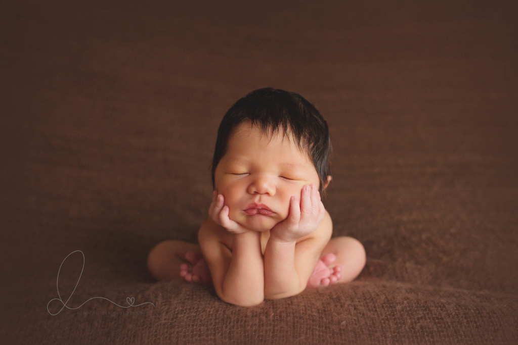 froggy pose | Belleuve Maple Valley newborn baby photographer