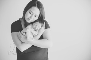 momma and baby | Belleuve Maple Valley newborn baby photographer