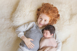 newborn sibling photo | Bellevue-Issaquah newborn baby photographer