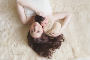 mom and baby | Bellevue-Issaquah newborn baby photographer