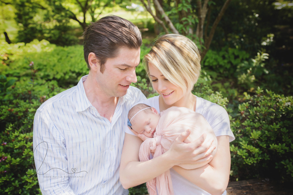 outdoor family newborn session | outdoor baby