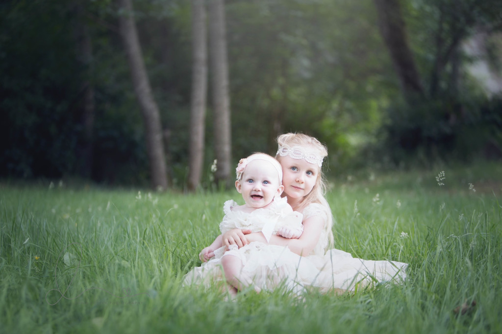 sisters | Outdoor baby | Maple Valley baby-child photographer