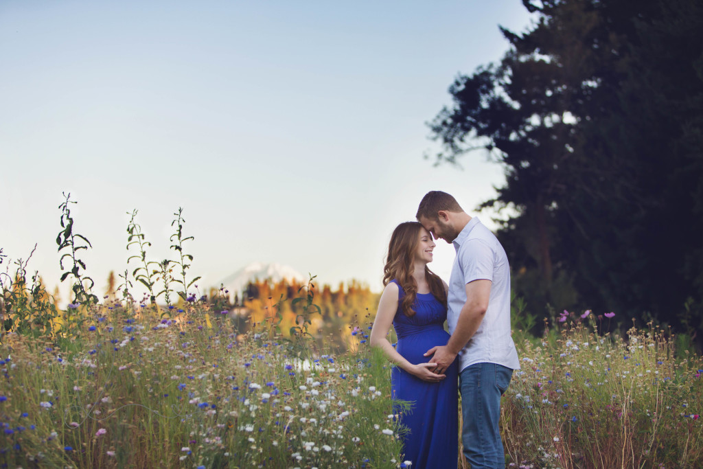 9 months pregnant | Outdoor Maternity Session | Maple Valley Issaquah maternity photographer