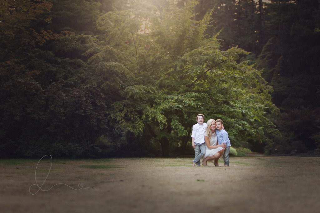 mom and me outdoor session | mom with two boys | maple valley issaquah child photographer