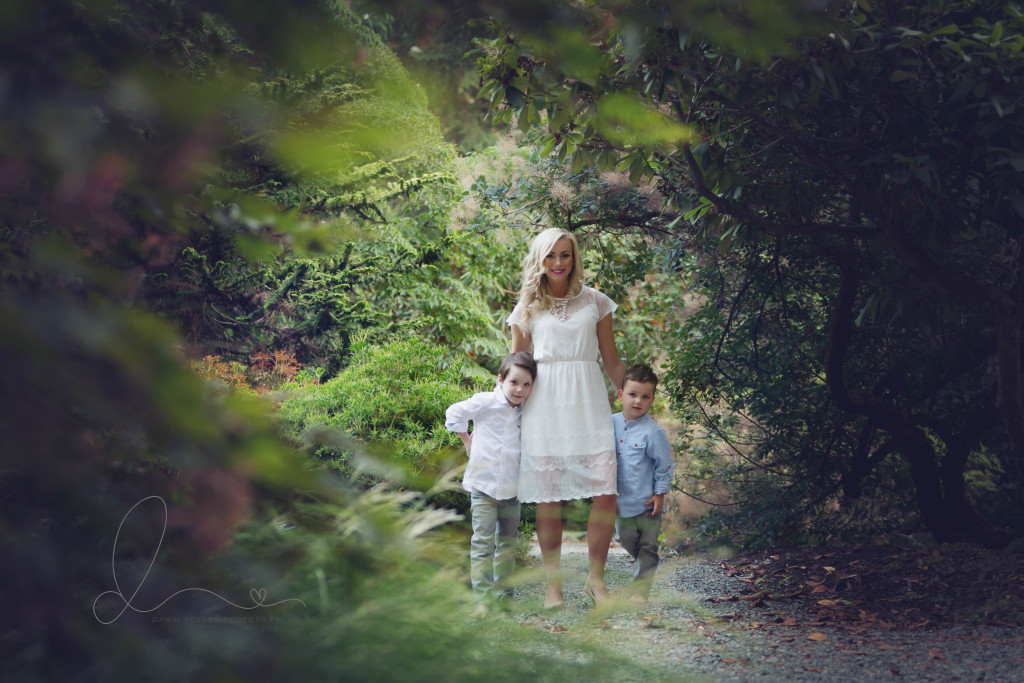 mom and me outdoor session | mom with two boys | maple valley issaquah child photographer