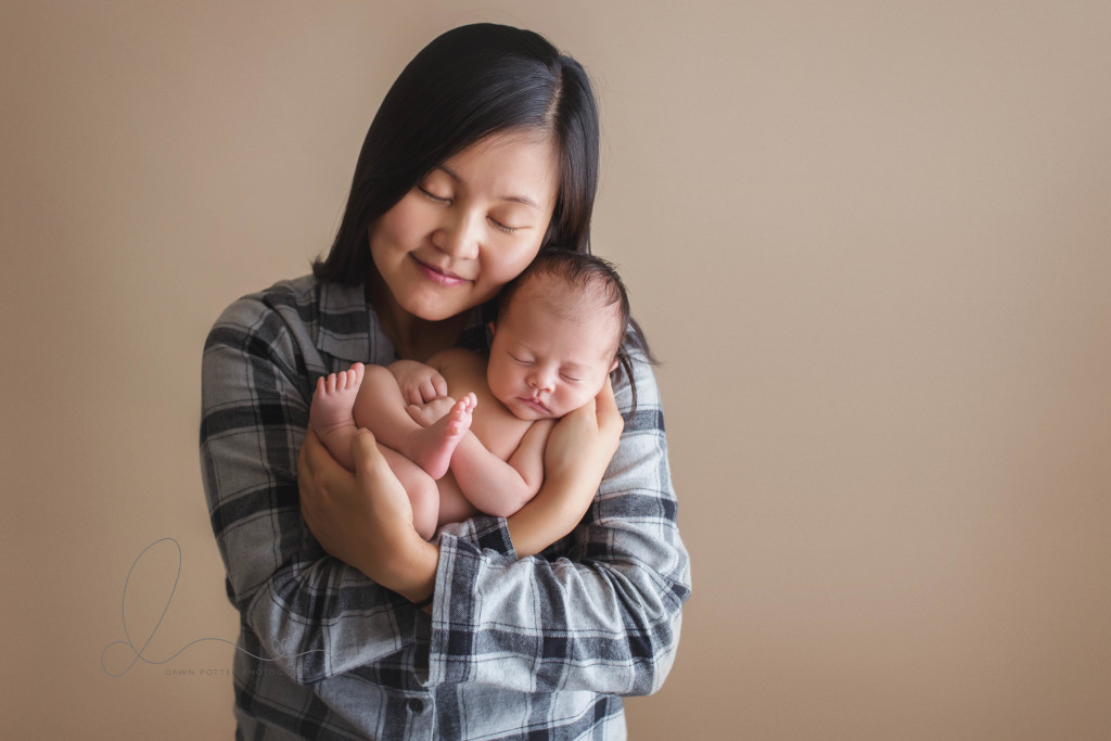 baby with momma | three week old | bellevue newborn photographer