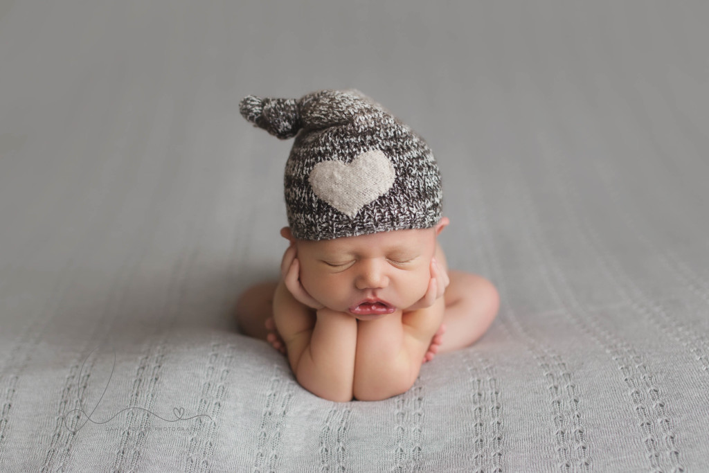 froggy pose | baby girl on grey | Seattle newborn photography