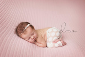 3 week old newborn session | issaquah baby photographer | tushy pose