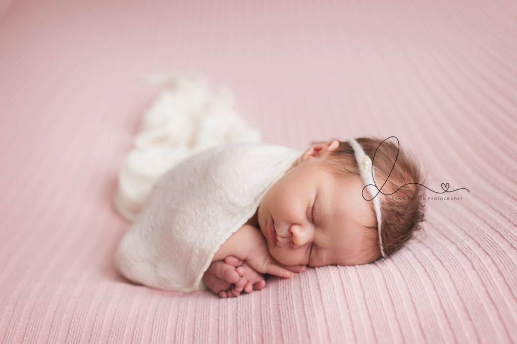 3 week old newborn session | issaquah baby photographer | womb pose with wrap