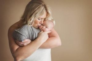 Issaquah newborn session | issaquah baby with mom