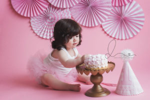 Issaquah Baby Photographer | Issaquah newborn studio | cake smash session