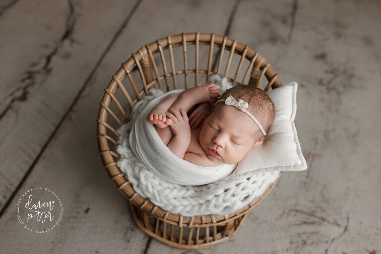 Seattle's Premier Newborn Photographer_0012.jpg